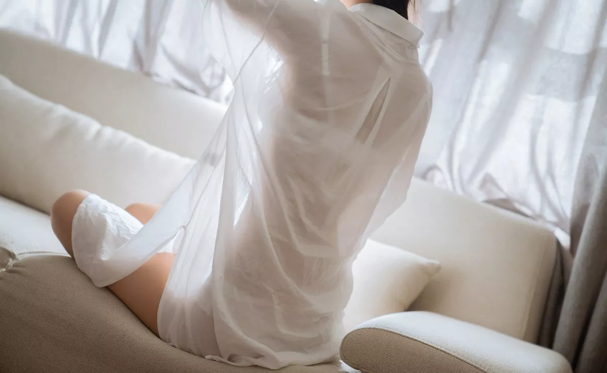 阳光美少女萌芽儿o0浴缸主题私房浴室性感白色薄透服饰配蕾丝内衣湿身诱惑写真72P