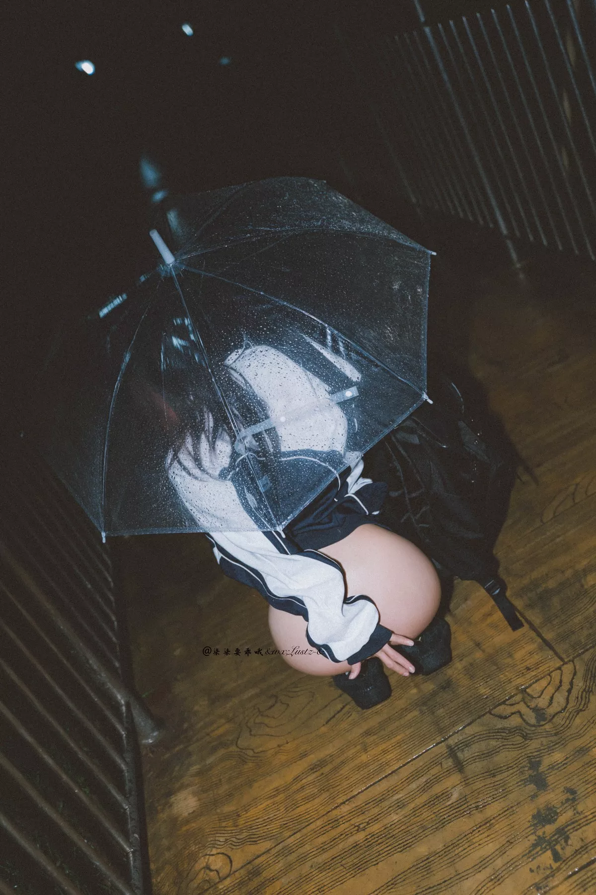 动漫博主柒柒要乖哦校服主题性感校服大尺度全脱露火辣身材遮点极致诱惑写真42P