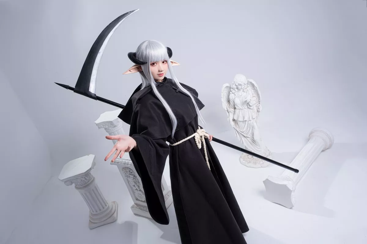 动漫博主izumi泉桃子死神主题私房脱黑色长外套露皮质内衣配黑丝吊袜诱惑写真65P