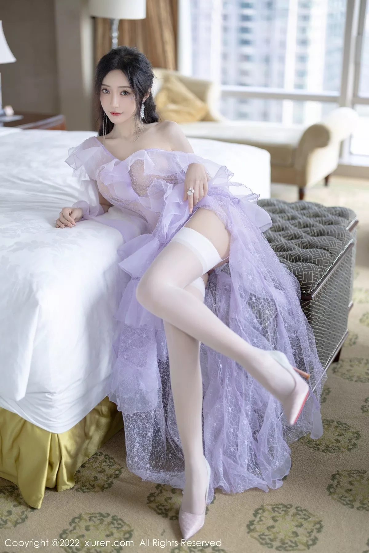 XiuRen第4949期_女神王馨瑶yanni厦门旅拍浅紫色薄纱透视裙秀完美身材诱惑写真101P