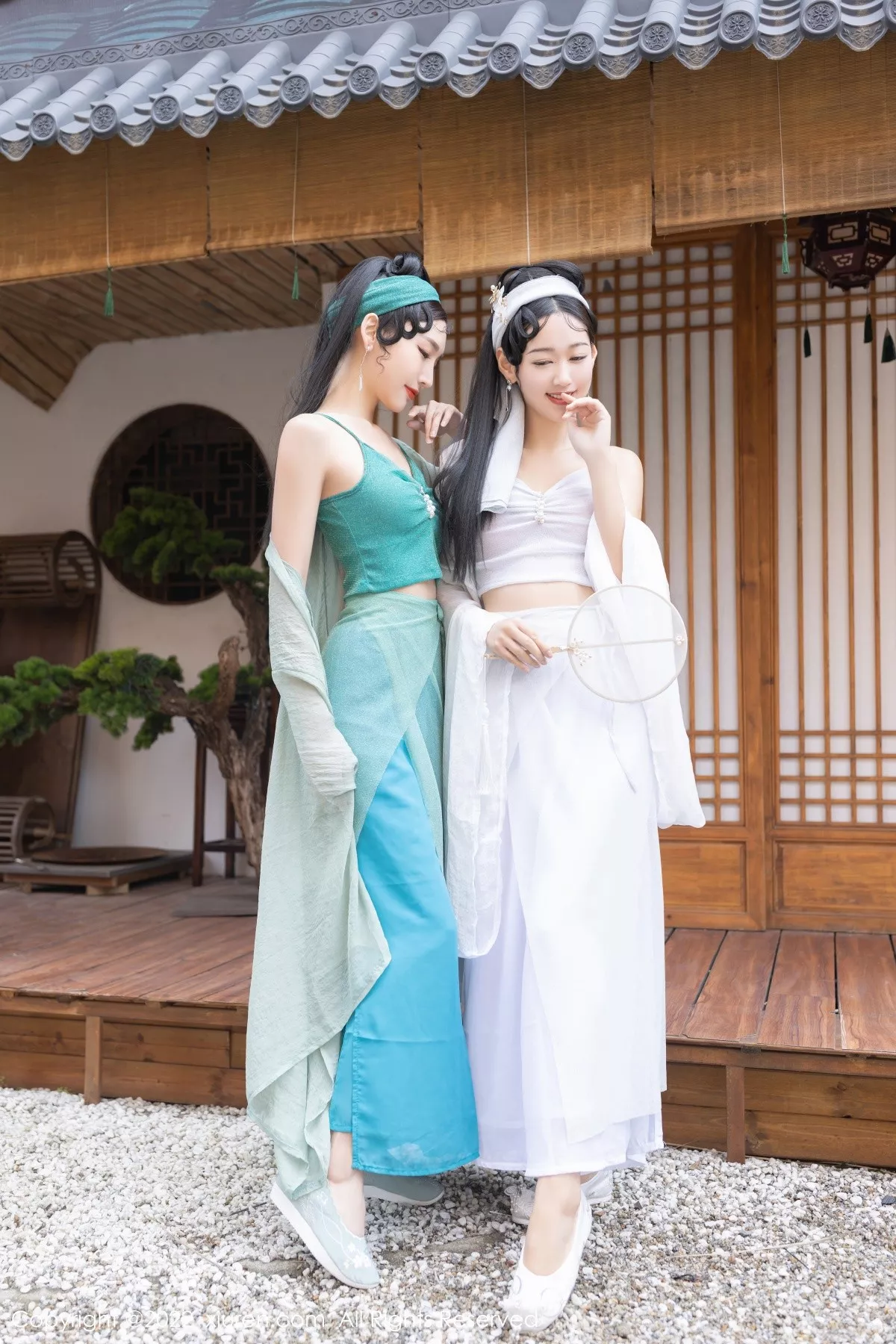 XiuRen第4952期_模特唐安琪＆陆萱萱古装合拍主题性感内衣配无内肉丝诱惑写真92P