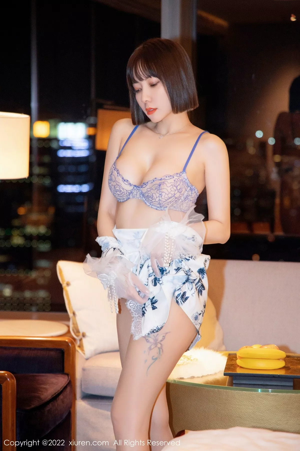 XiuRen第4955期_御姐果儿Victoria西双版纳旅拍蓝白轻透内衣秀凹凸身材诱惑写真77P