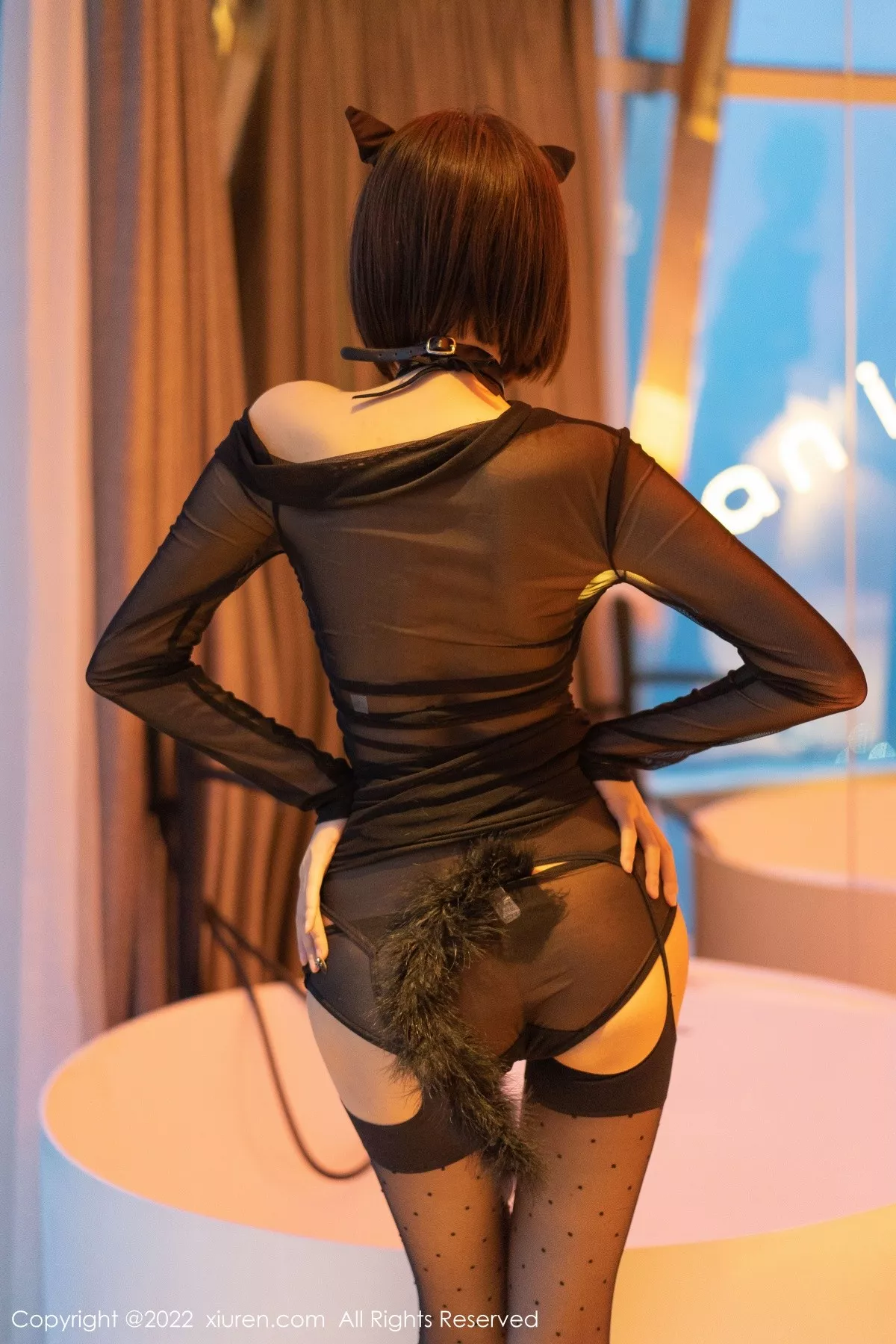 XiuRen第4956期_模特玥儿玥er大理旅拍黑色轻透服饰露性感黑色内衣诱惑写真58P