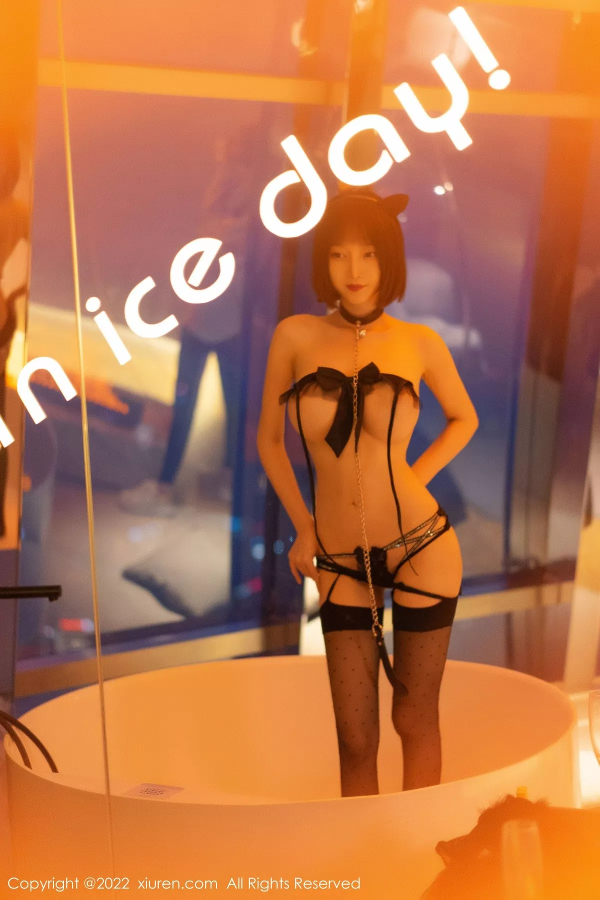 XiuRen第4956期_模特玥儿玥er大理旅拍黑色轻透服饰露性感黑色内衣诱惑写真58P