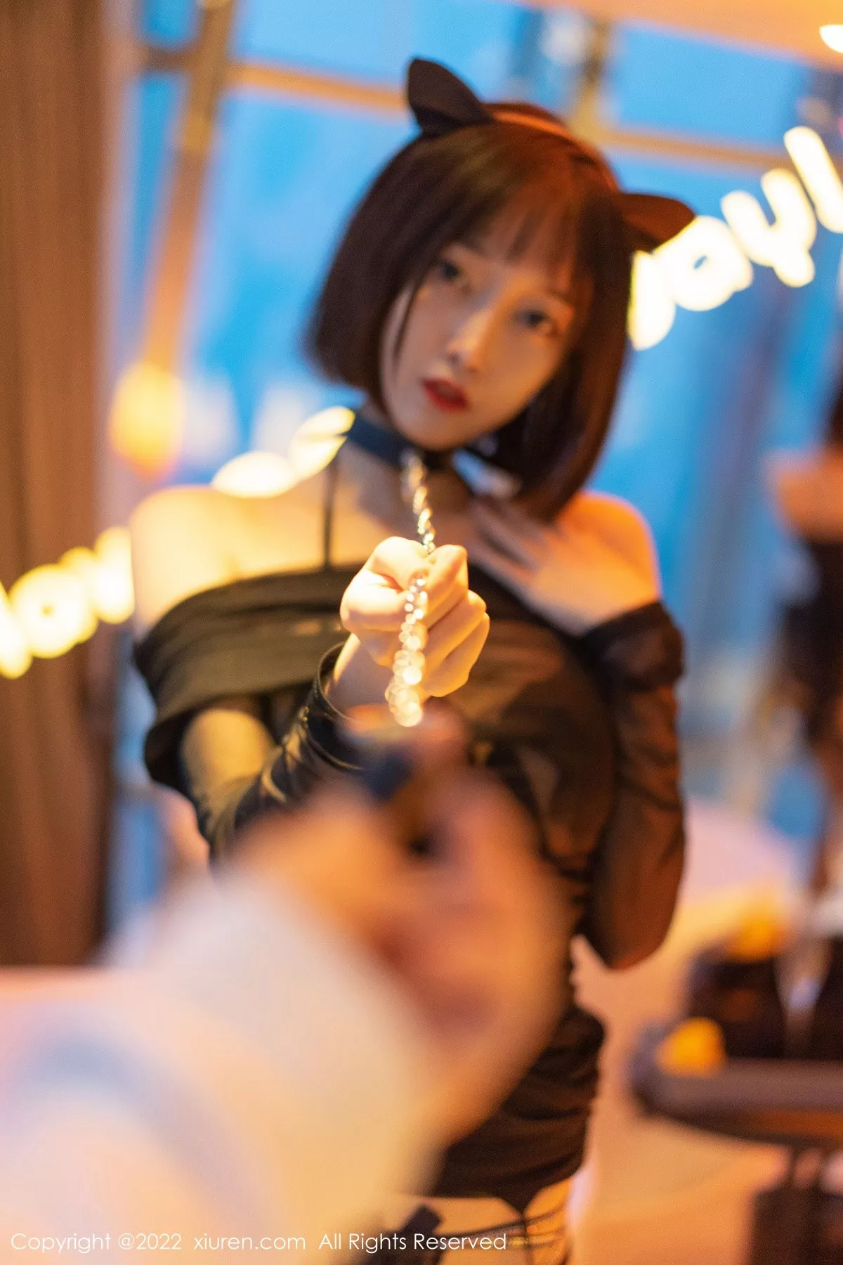 XiuRen第4956期_模特玥儿玥er大理旅拍黑色轻透服饰露性感黑色内衣诱惑写真58P