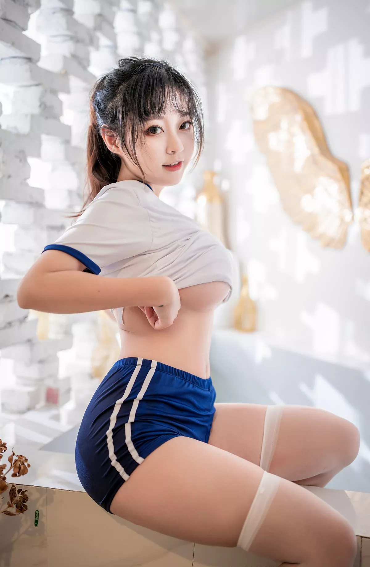 Coser美女奇行家狗崽浴场的体操服主题私房浴室紧身运动服秀丰满身材诱惑写真48P