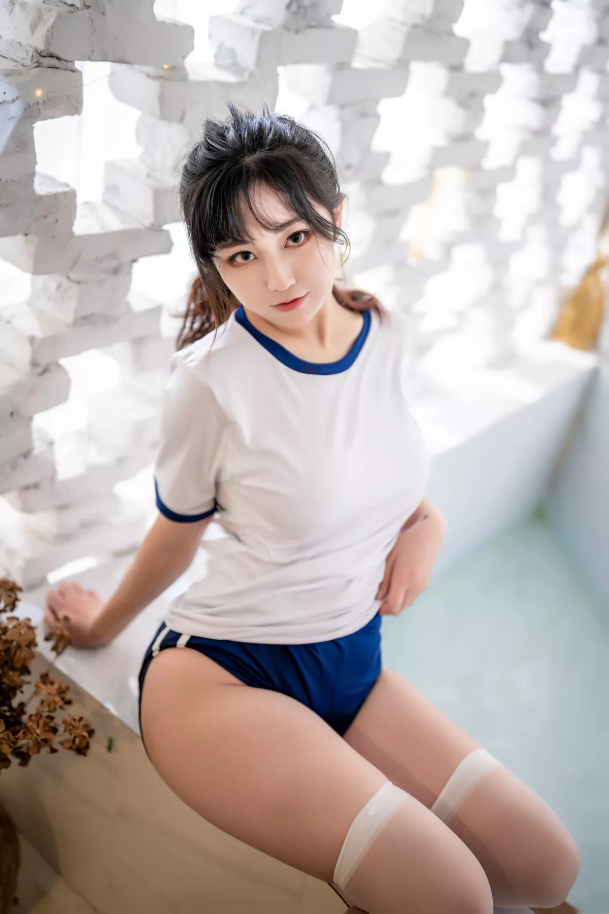 Coser美女奇行家狗崽浴场的体操服主题私房浴室紧身运动服秀丰满身材诱惑写真48P