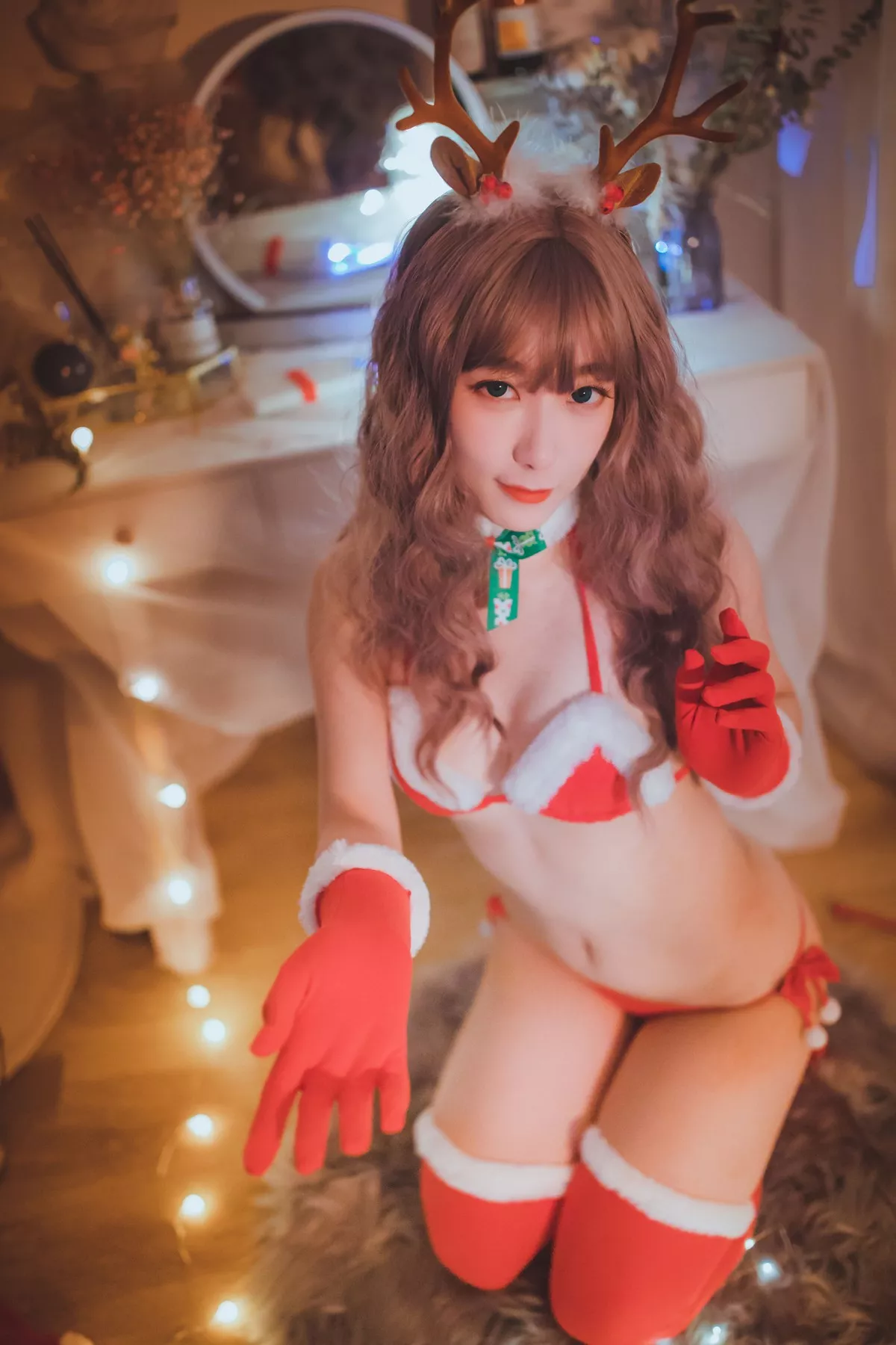 微博红人甜糖大魔王双人圣诞麋鹿主题性感姐妹花私房情趣服饰露豪乳诱惑写真60P
