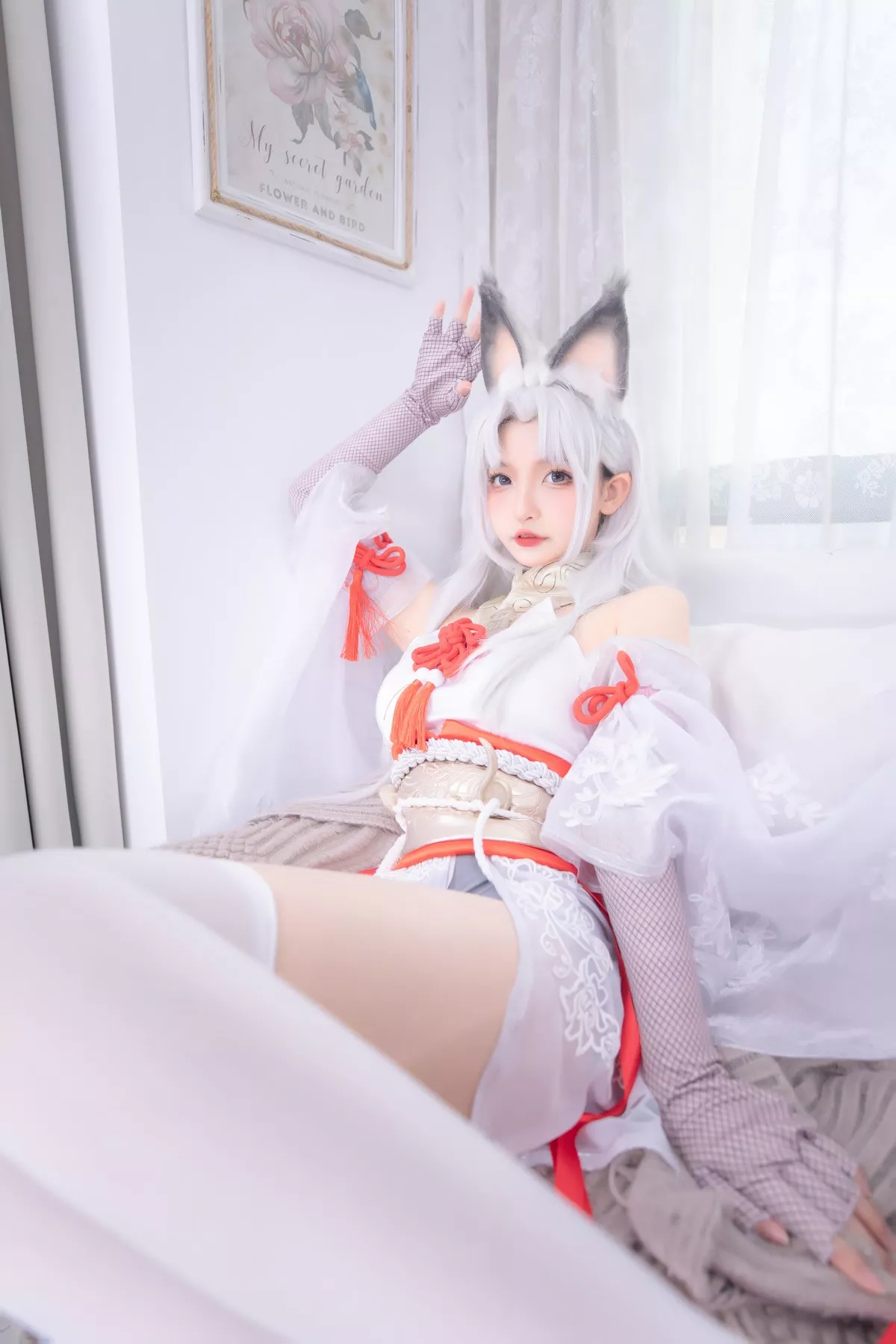 萝莉美女神楽坂真冬白丝胡桃主题私房性感狐狸装扮白丝袜秀美腿玉足性感写真75P