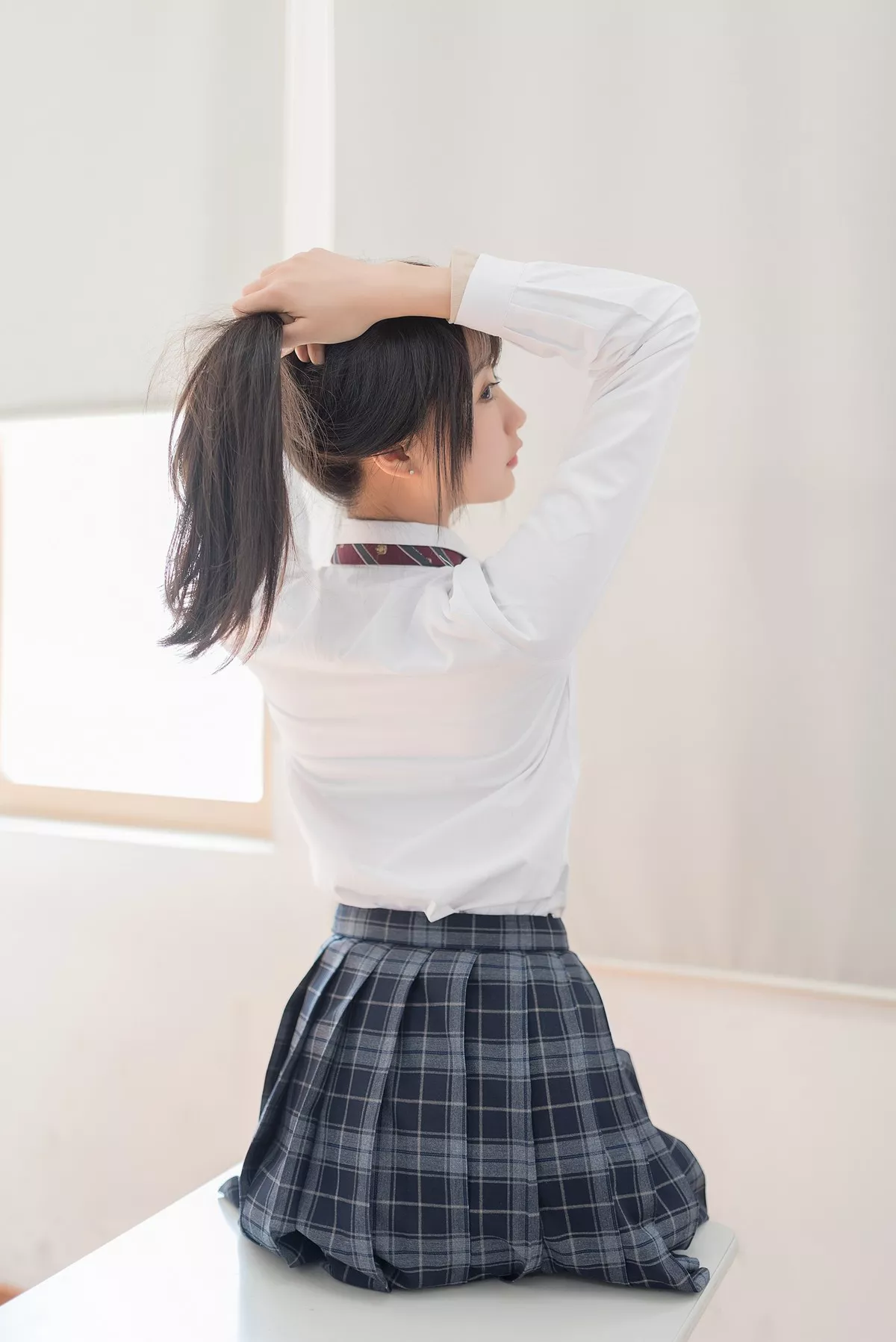 萌系小姐姐木绵绵OwO-JK黑丝主题私房性感百褶裙下黑丝袜秀美腿性感迷人写真47P