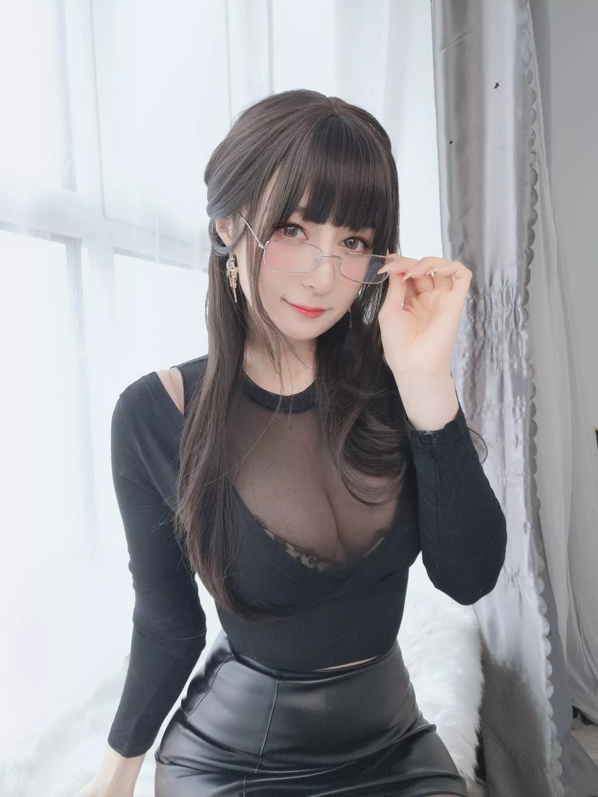 Coser小姐姐白银可爱的狗主题私房性感黑色情趣薄纱露豪乳遮点极致诱惑写真71P