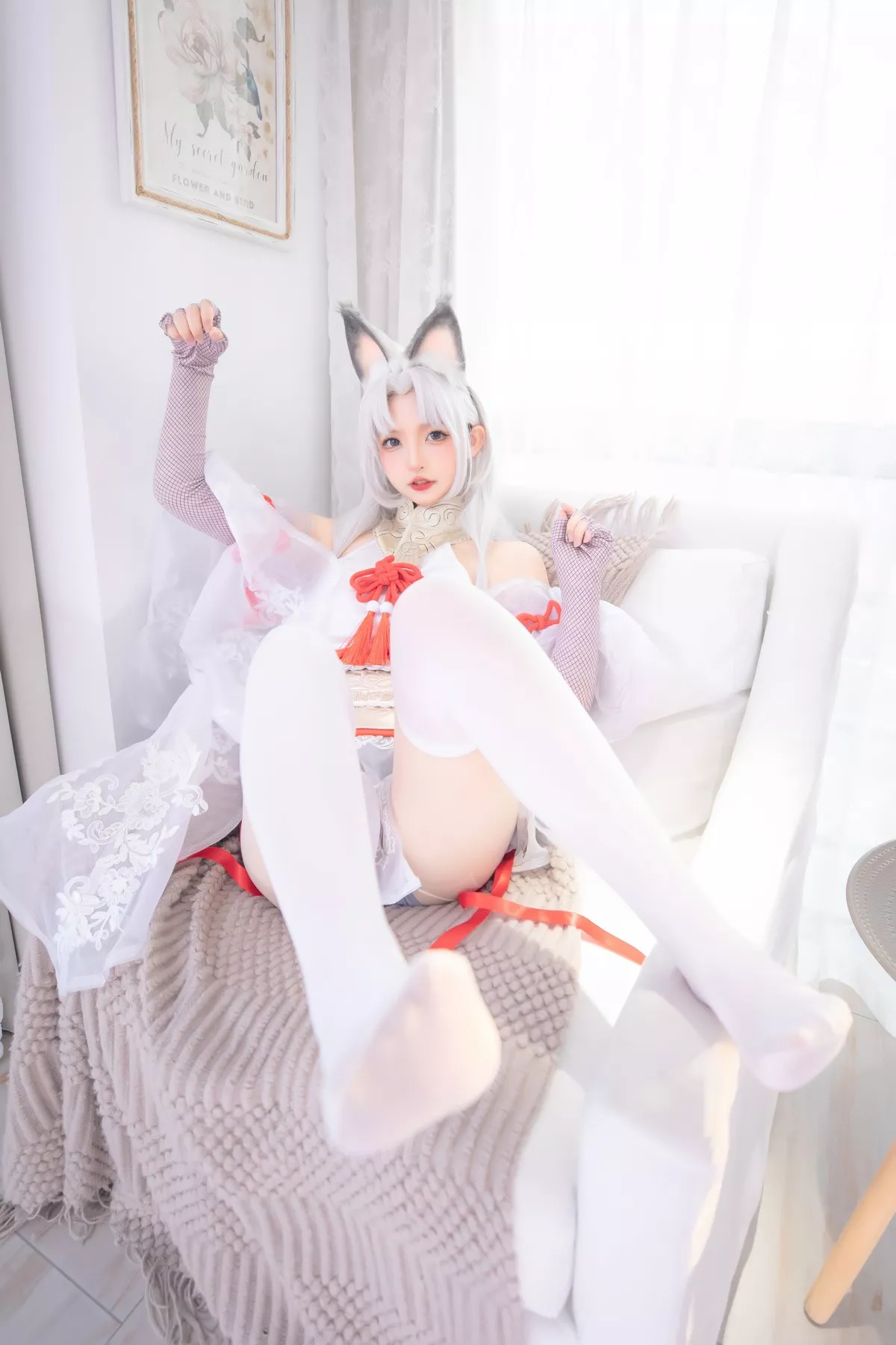 萝莉美女神楽坂真冬白丝胡桃主题私房性感狐狸装扮白丝袜秀美腿玉足性感写真75P