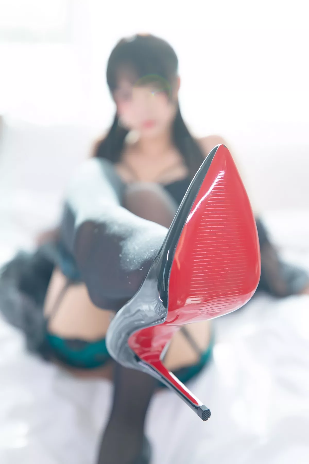 萝莉美女神楽坂真冬绿野仙踪主题私房性感黑夹绿缕空服饰配蕾丝吊袜诱惑写真75P