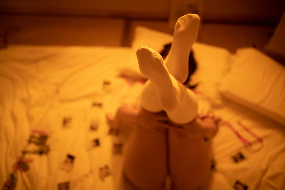 微博红人甜糖大魔王妈妈子巫女主题私房日系服饰高叉连体衣秀翘臀美腿诱惑写真33P