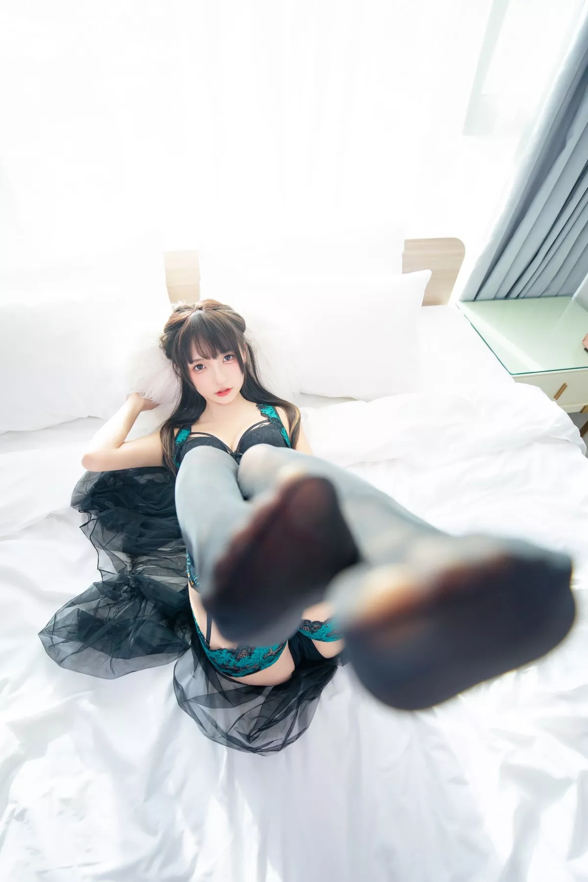 萝莉美女神楽坂真冬绿野仙踪主题私房性感黑夹绿缕空服饰配蕾丝吊袜诱惑写真75P