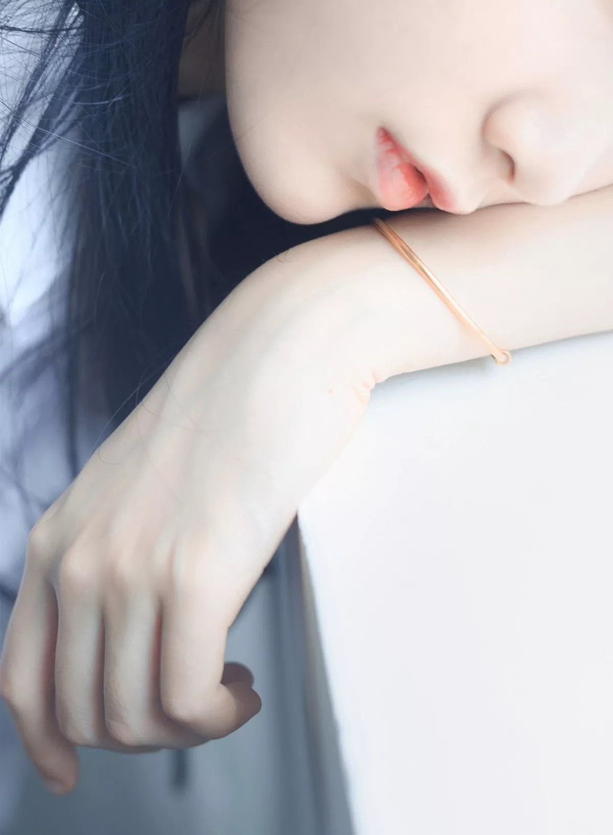 萌系小姐姐木绵绵OwO白裙JK主题户外性感白色短T配百褶裙秀美腿迷人写真35P