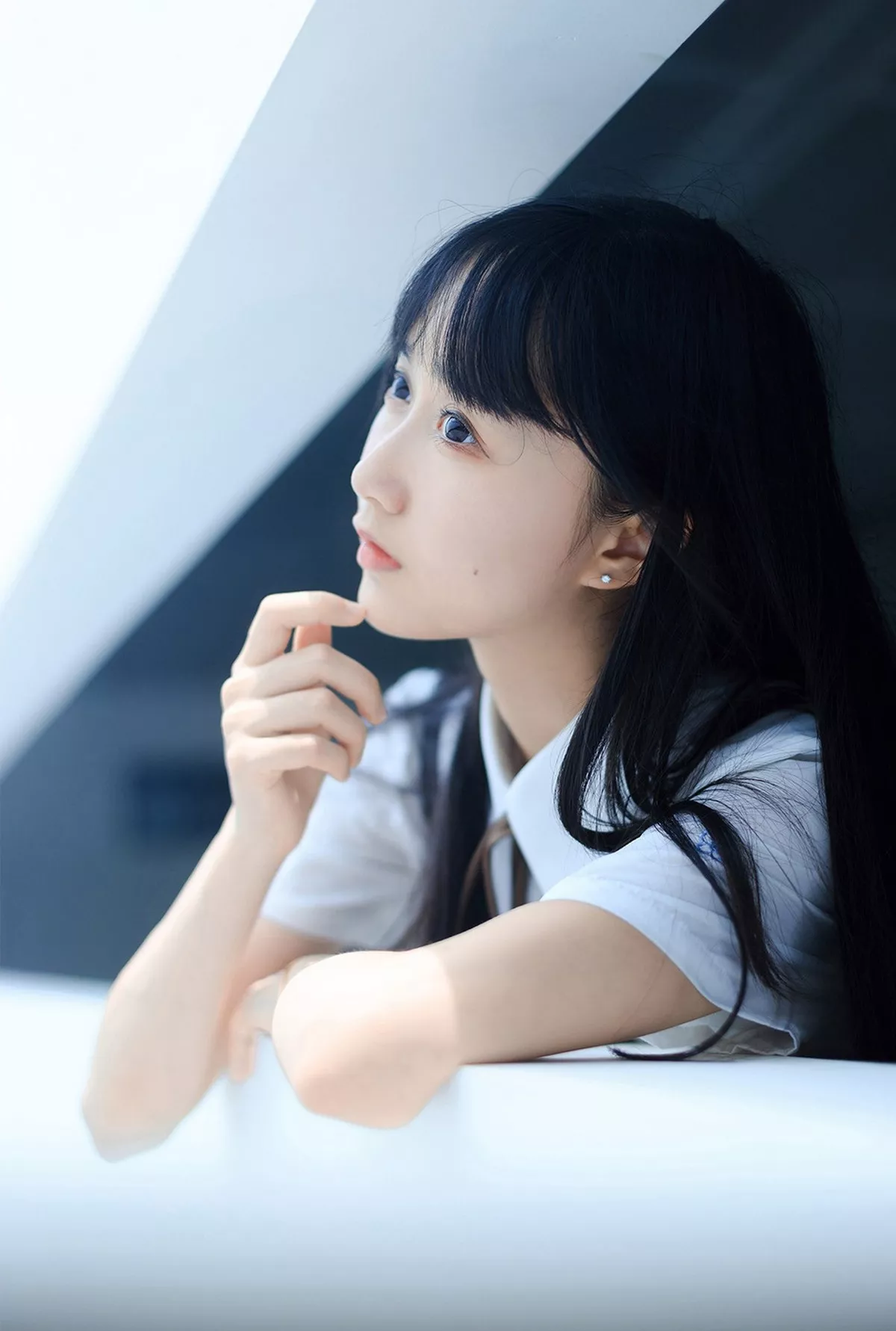 萌系小姐姐木绵绵OwO白裙JK主题户外性感白色短T配百褶裙秀美腿迷人写真35P