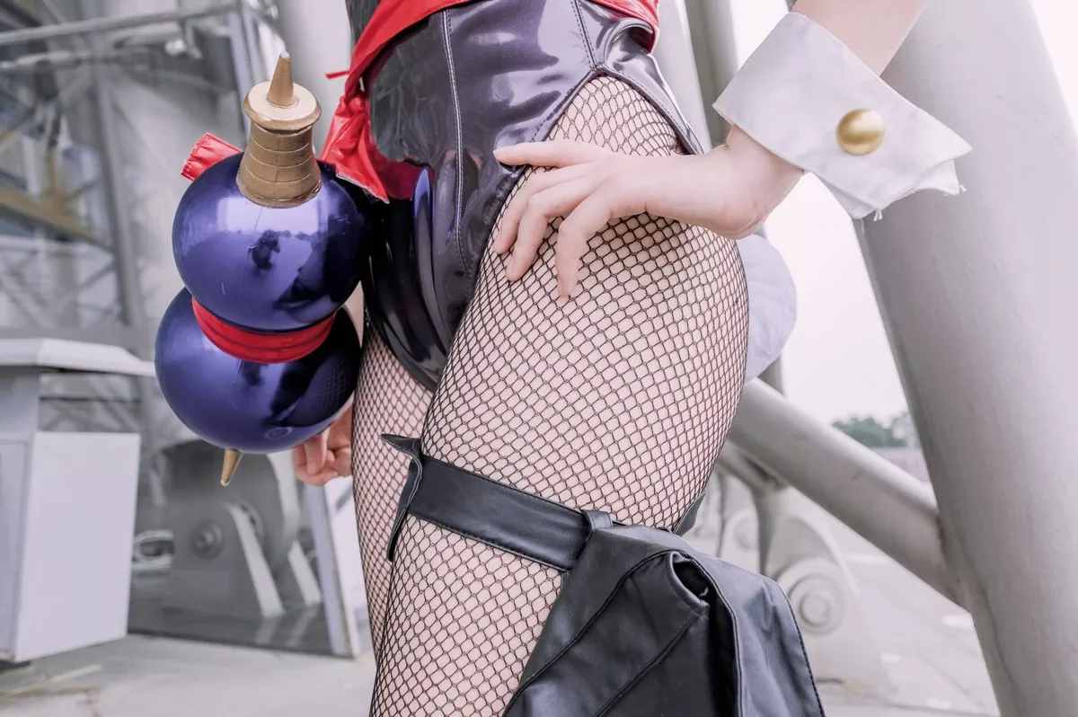 微博妹子Fushii_海堂酒吞兔女郎主题高叉连体衣配黑丝网袜秀完美身材诱惑写真31P