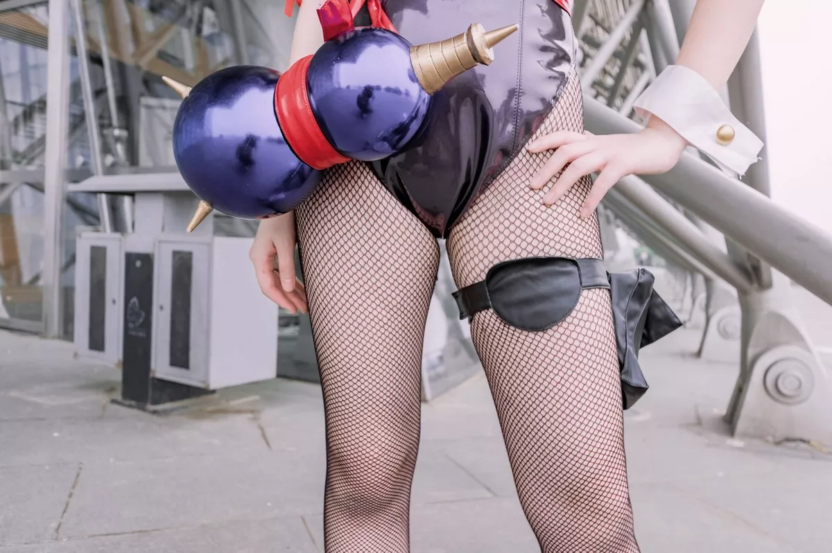 微博妹子Fushii_海堂酒吞兔女郎主题高叉连体衣配黑丝网袜秀完美身材诱惑写真31P