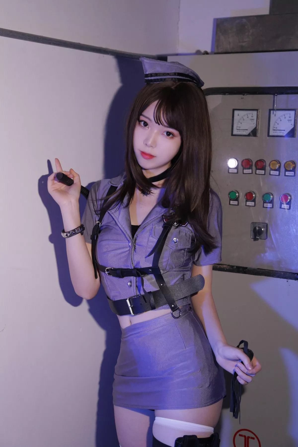 微博妹子Fushii_海堂极探侦道主题户外性感女警制服短裙配白丝袜完美诱惑写真31P