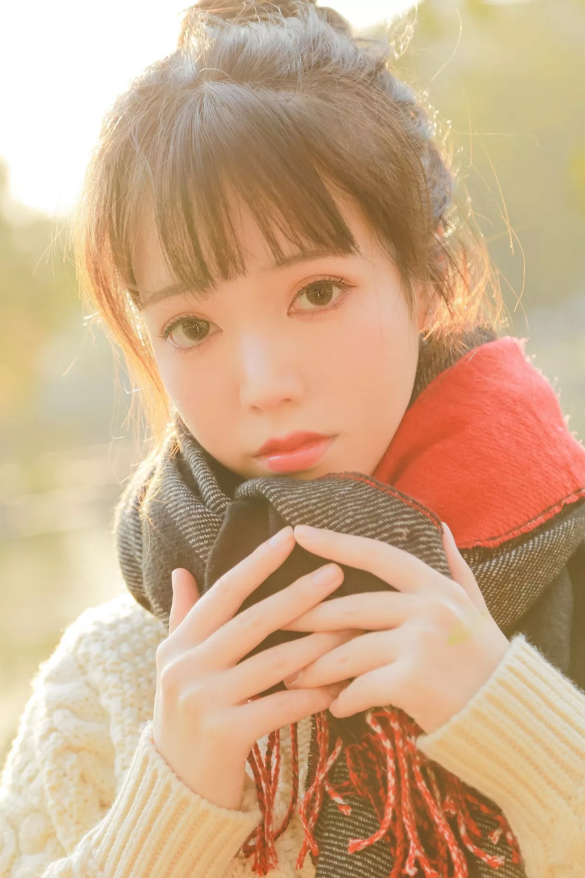 微博妹子Fushii_海堂秋日女友主题户外枫林树下白色毛衣配黑短裙清爽迷人写真31P