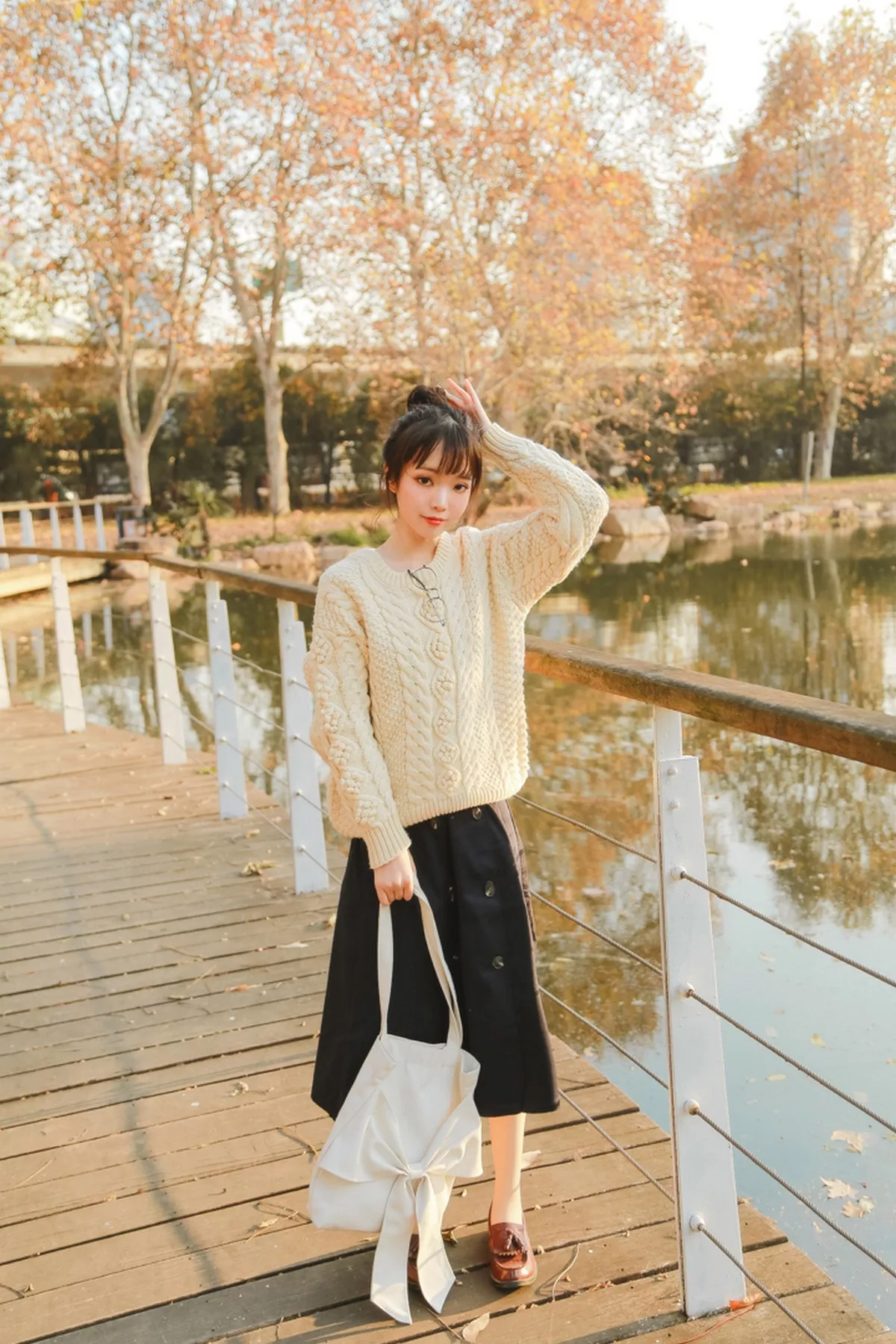 微博妹子Fushii_海堂秋日女友主题户外枫林树下白色毛衣配黑短裙清爽迷人写真31P