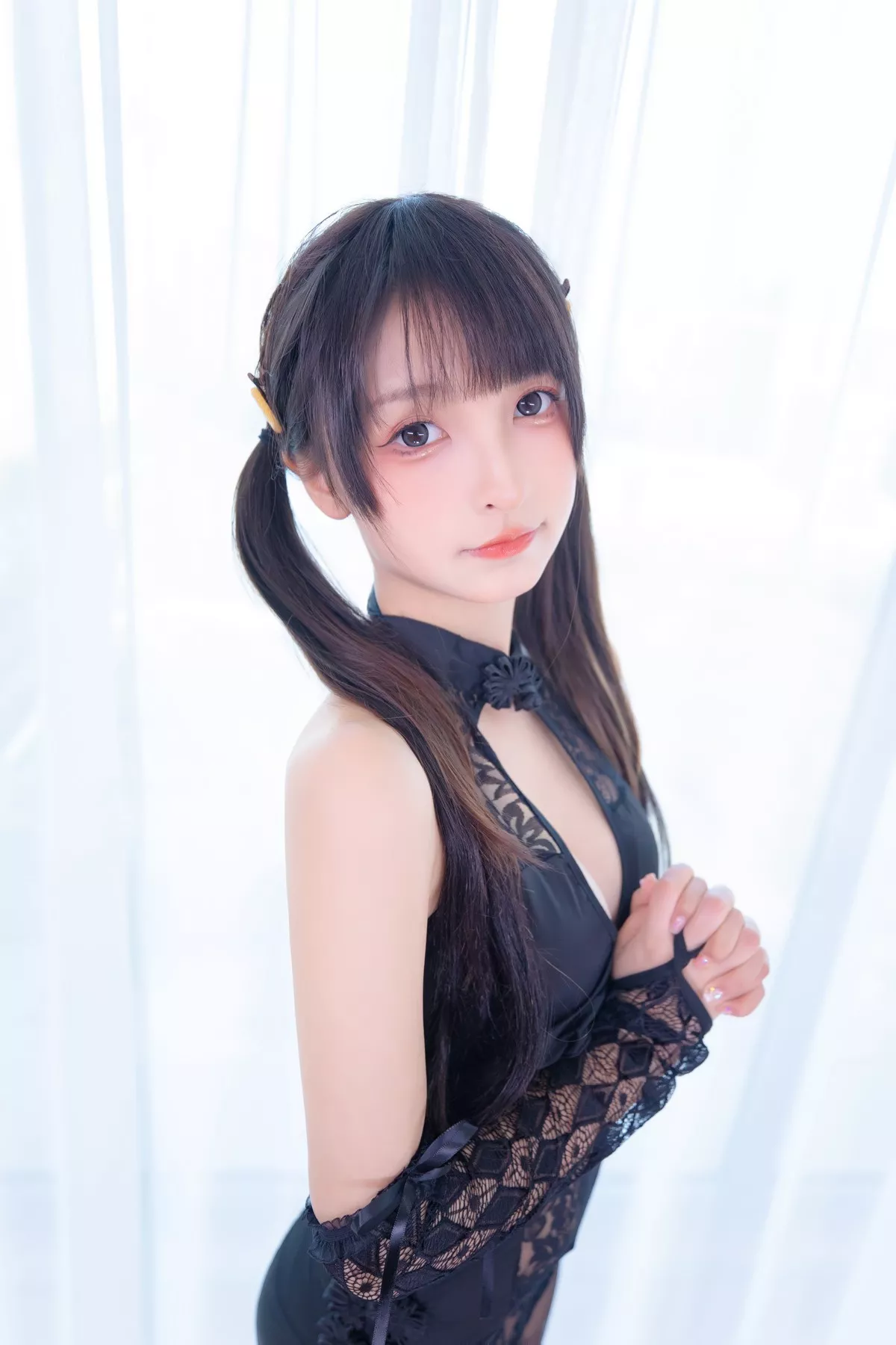 萝莉美女神楽坂真冬恋爱魔咒主题私房黑色缕空服饰配黑丝裤袜迷人诱惑写真75P