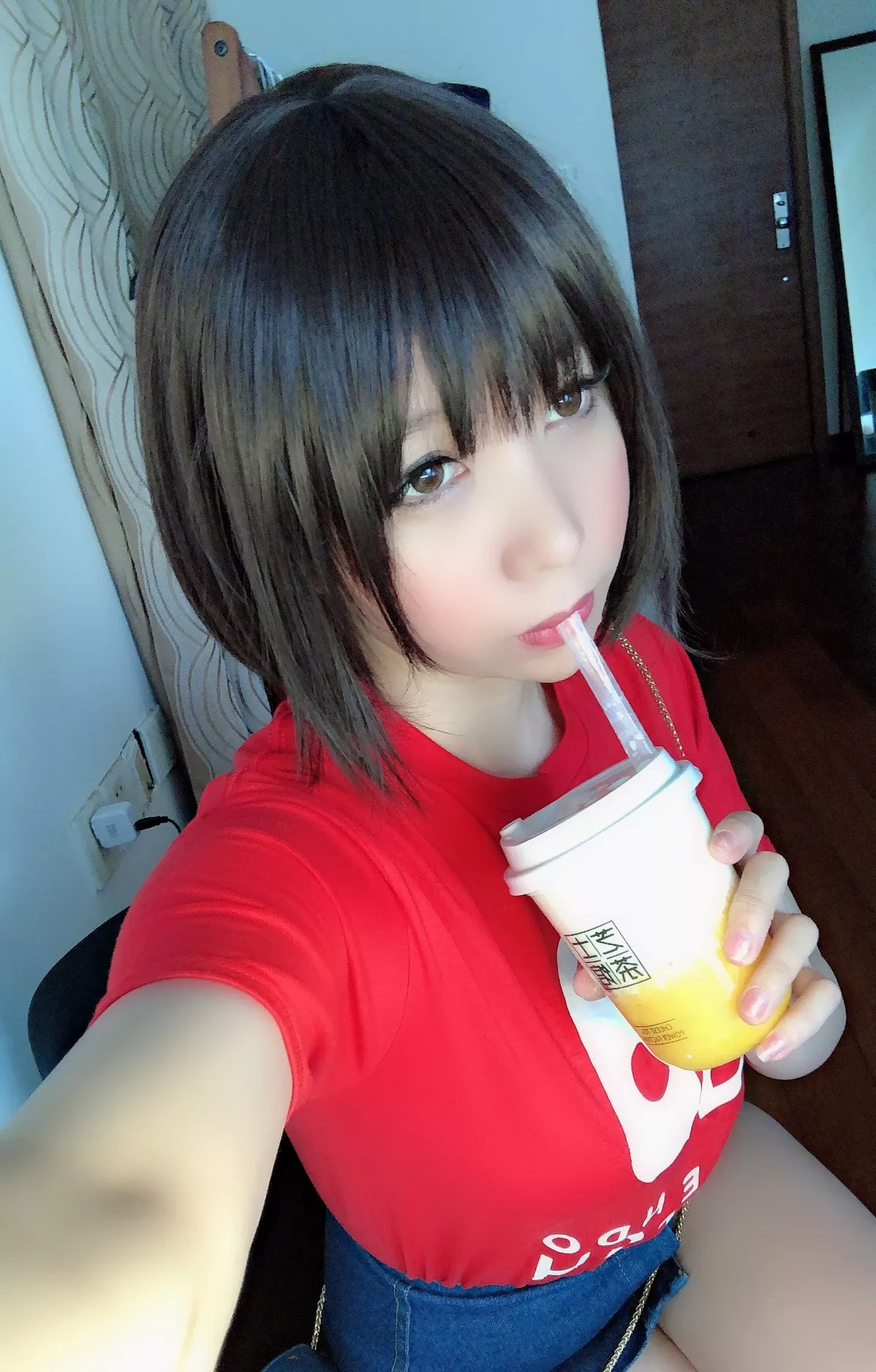 Coser美女鹿野希火红诱惑主题私房半脱上衣露性感蕾丝内衣秀丰满身材诱惑写真181P
