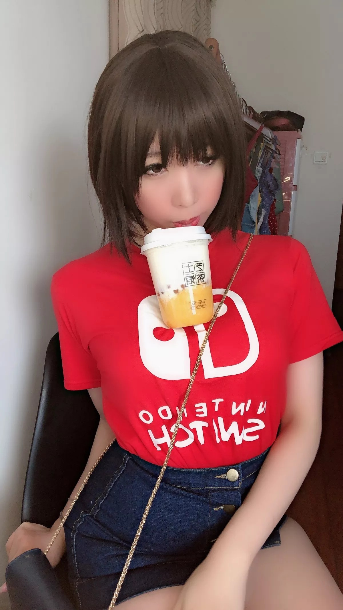 Coser美女鹿野希火红诱惑主题私房半脱上衣露性感蕾丝内衣秀丰满身材诱惑写真181P