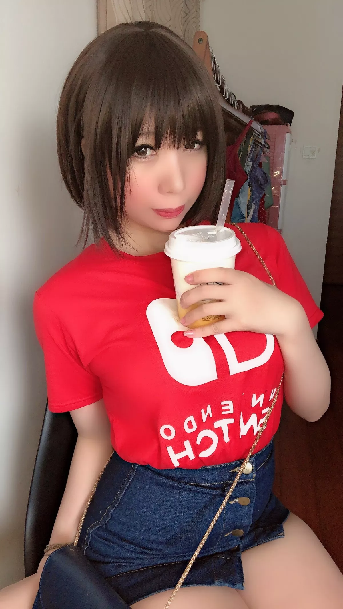 Coser美女鹿野希火红诱惑主题私房半脱上衣露性感蕾丝内衣秀丰满身材诱惑写真181P