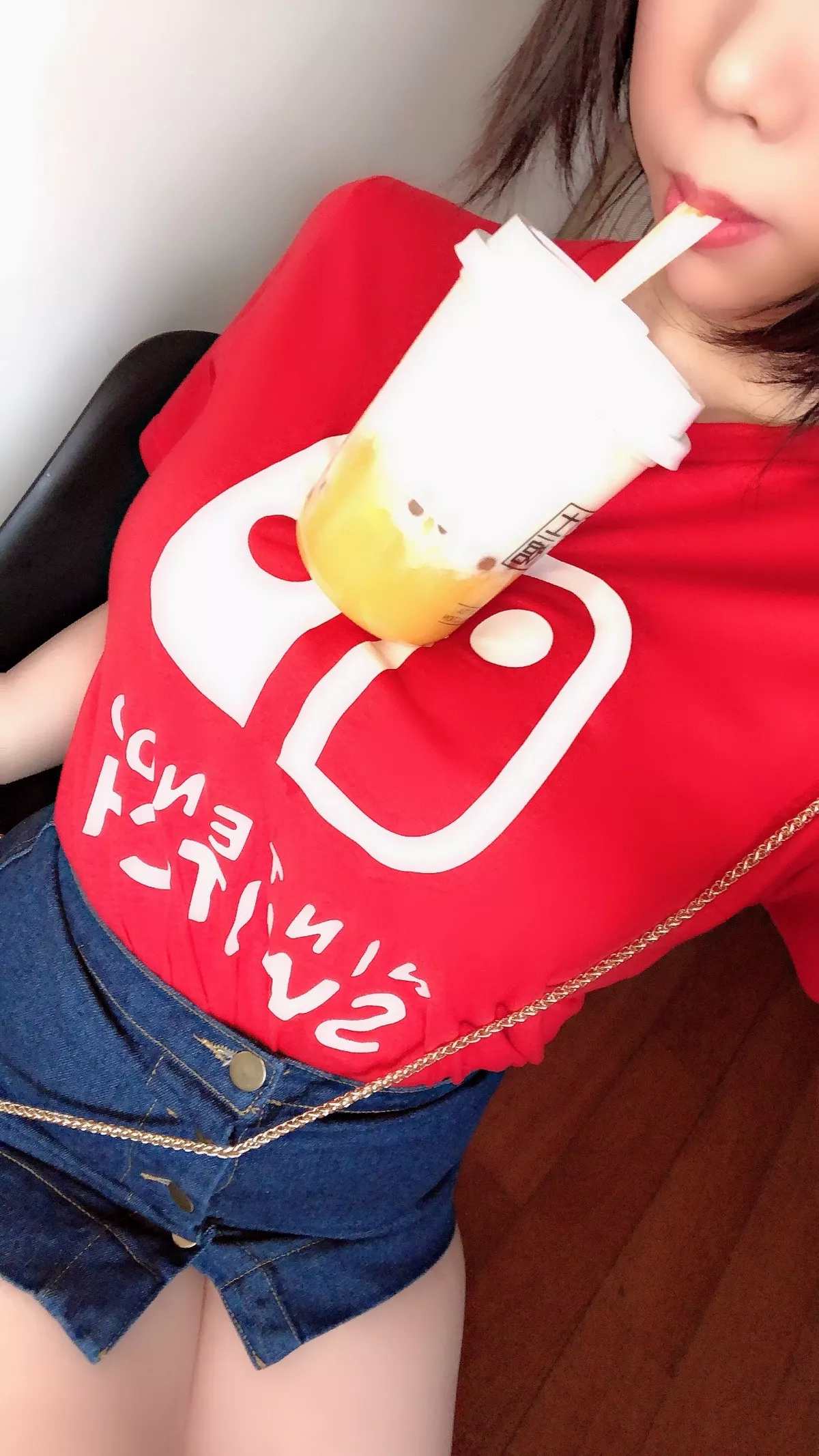 Coser美女鹿野希火红诱惑主题私房半脱上衣露性感蕾丝内衣秀丰满身材诱惑写真181P