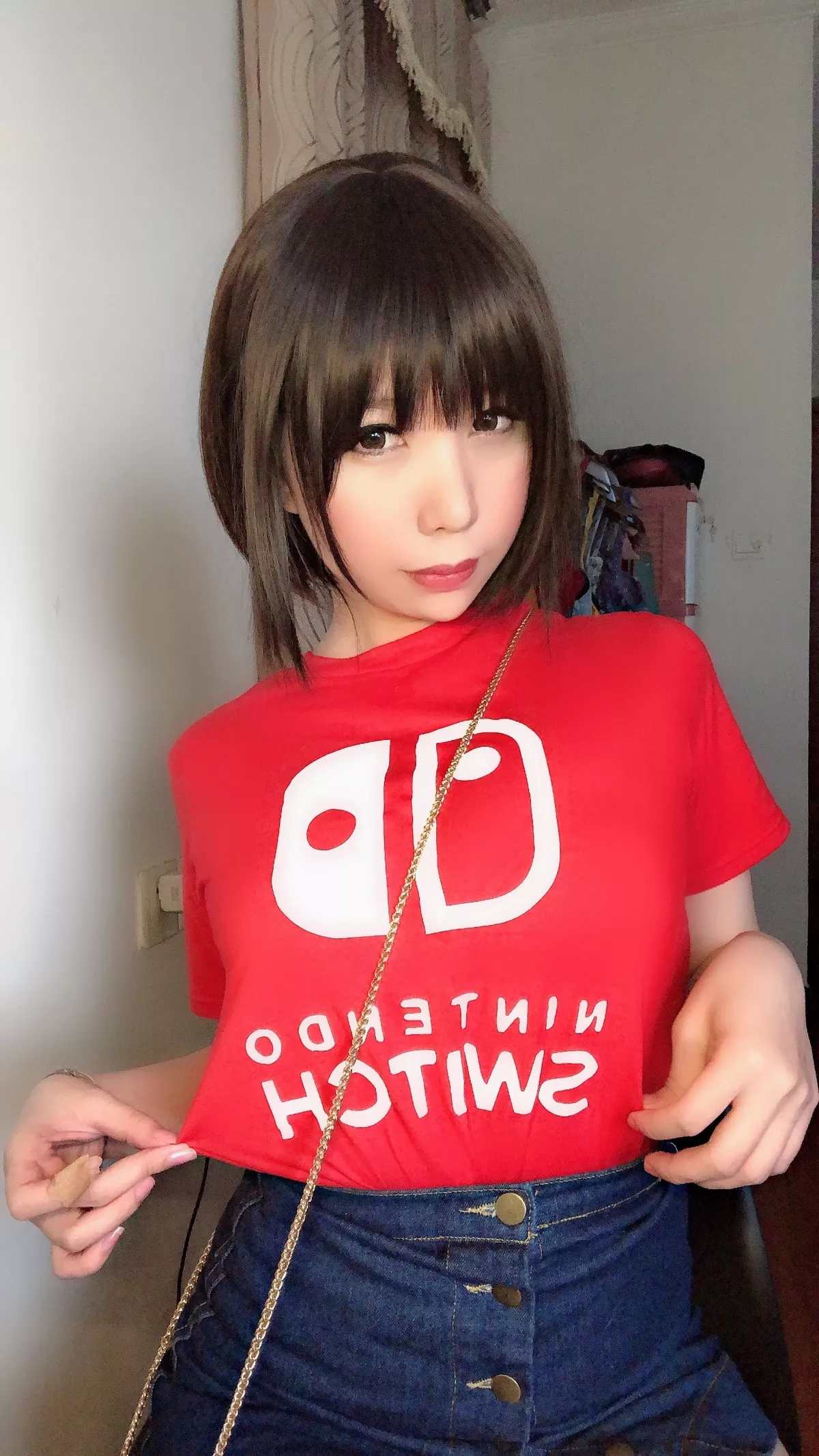 Coser美女鹿野希火红诱惑主题私房半脱上衣露性感蕾丝内衣秀丰满身材诱惑写真181P