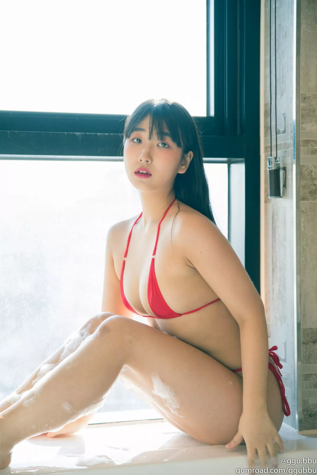 韩国美女ggubbu泡泡浴主题私房浴室性感红色三点式比基尼秀丰满身材诱惑写真50P