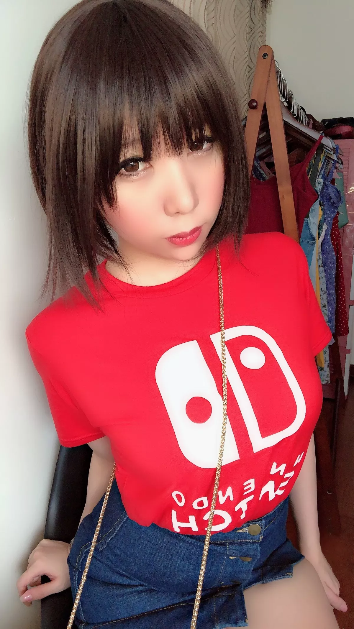 Coser美女鹿野希火红诱惑主题私房半脱上衣露性感蕾丝内衣秀丰满身材诱惑写真181P