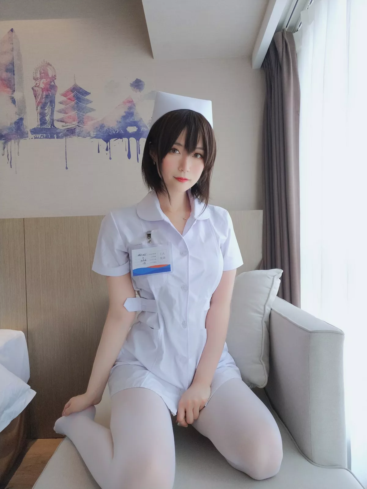 Coser小姐姐白银81短发小护士主题私房性感黑色内衣配白丝裤袜迷人诱惑写真37P
