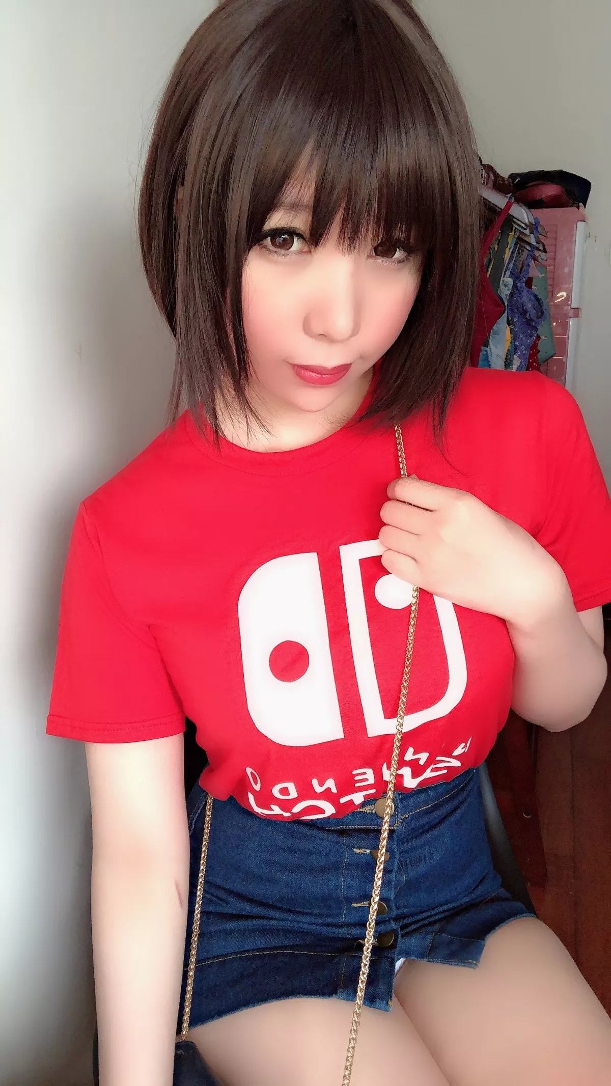 Coser美女鹿野希火红诱惑主题私房半脱上衣露性感蕾丝内衣秀丰满身材诱惑写真181P