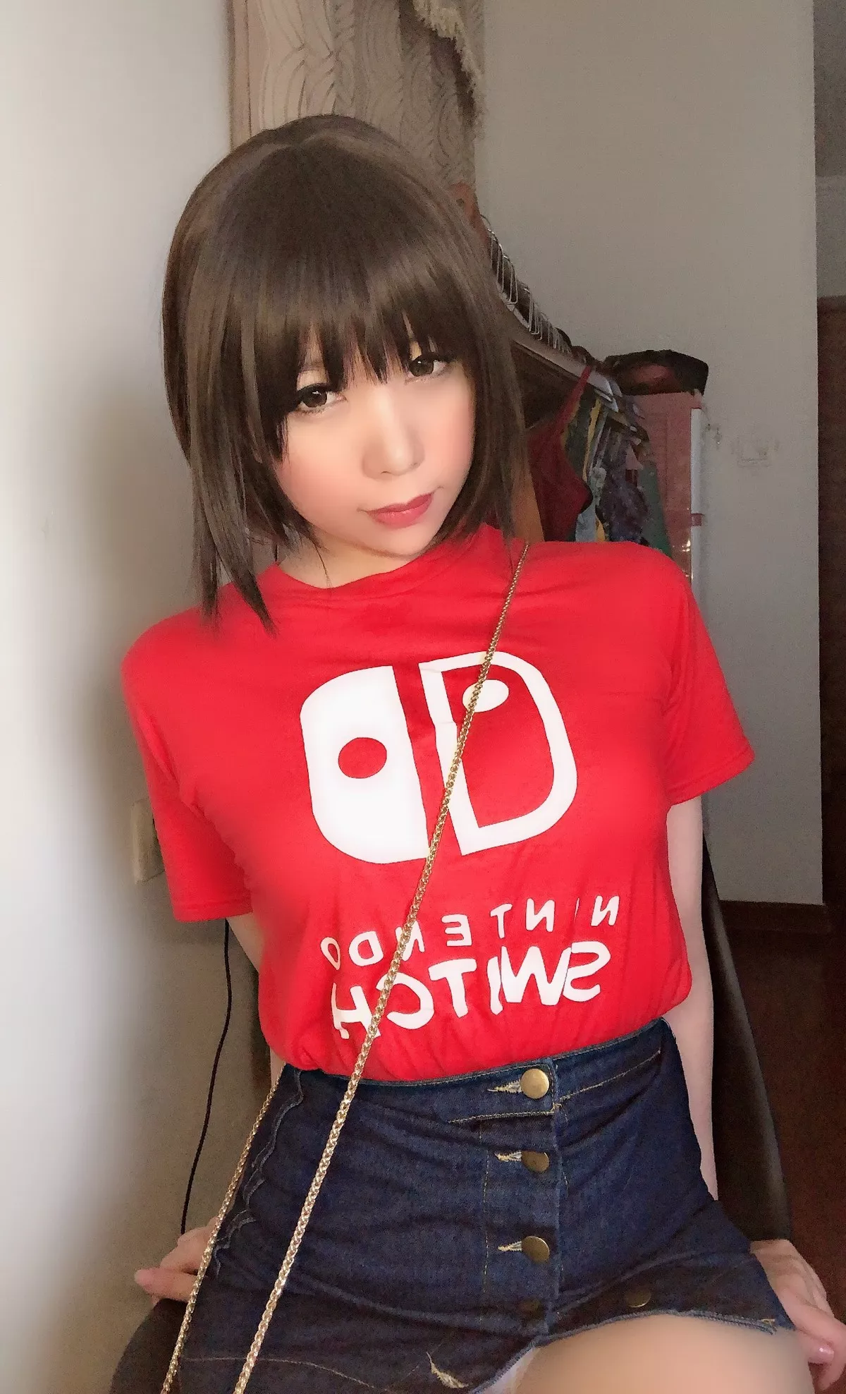 Coser美女鹿野希火红诱惑主题私房半脱上衣露性感蕾丝内衣秀丰满身材诱惑写真181P