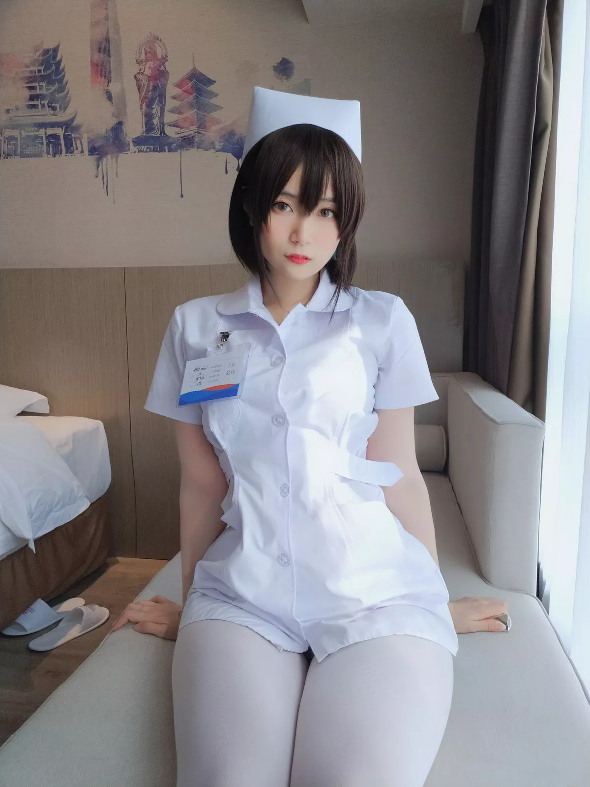 Coser小姐姐白银81短发小护士主题私房性感黑色内衣配白丝裤袜迷人诱惑写真37P