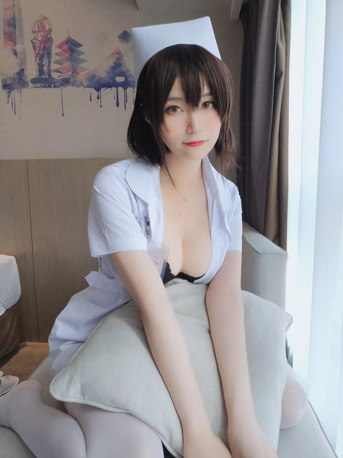 Coser小姐姐白银81短发小护士主题私房性感黑色内衣配白丝裤袜迷人诱惑写真37P