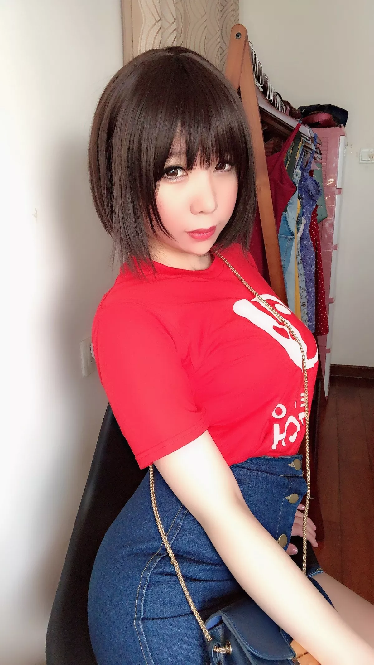 Coser美女鹿野希火红诱惑主题私房半脱上衣露性感蕾丝内衣秀丰满身材诱惑写真181P