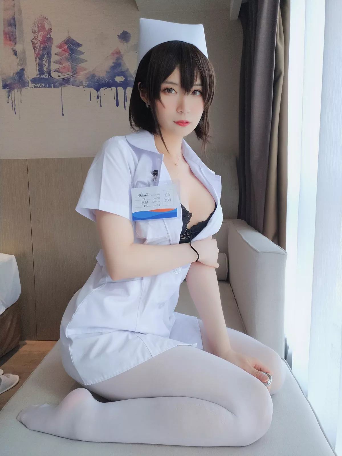 Coser小姐姐白银81短发小护士主题私房性感黑色内衣配白丝裤袜迷人诱惑写真37P