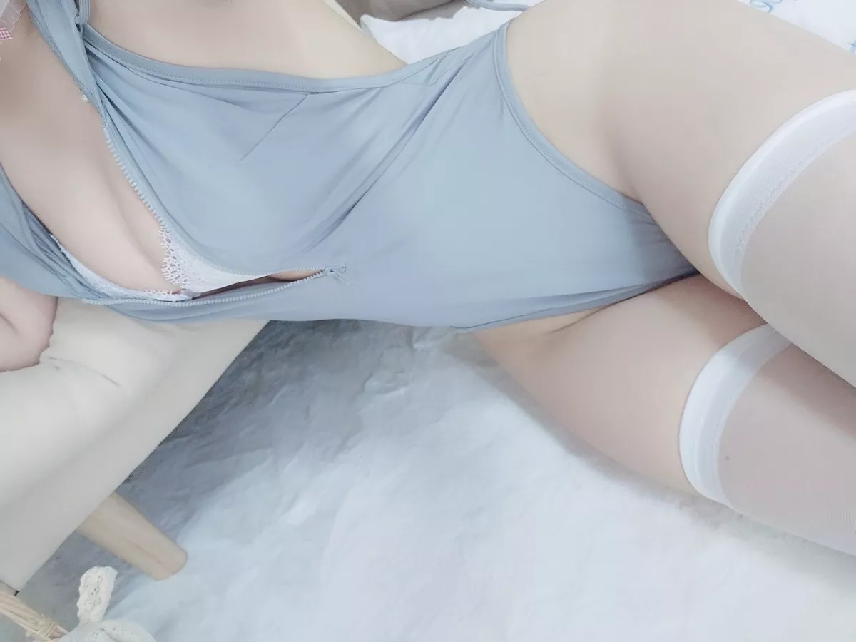 Cosplay美女日奈娇兔兔卫衣主题私房低胸高叉连体衣露白色内衣秀豪乳诱惑写真65P