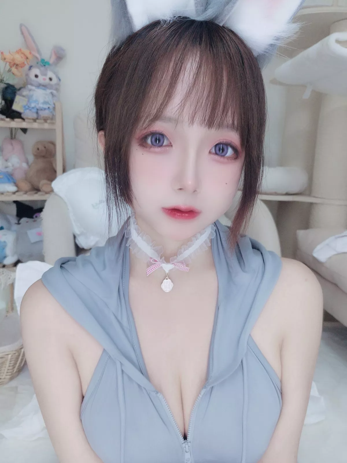 Cosplay美女日奈娇兔兔卫衣主题私房低胸高叉连体衣露白色内衣秀豪乳诱惑写真65P