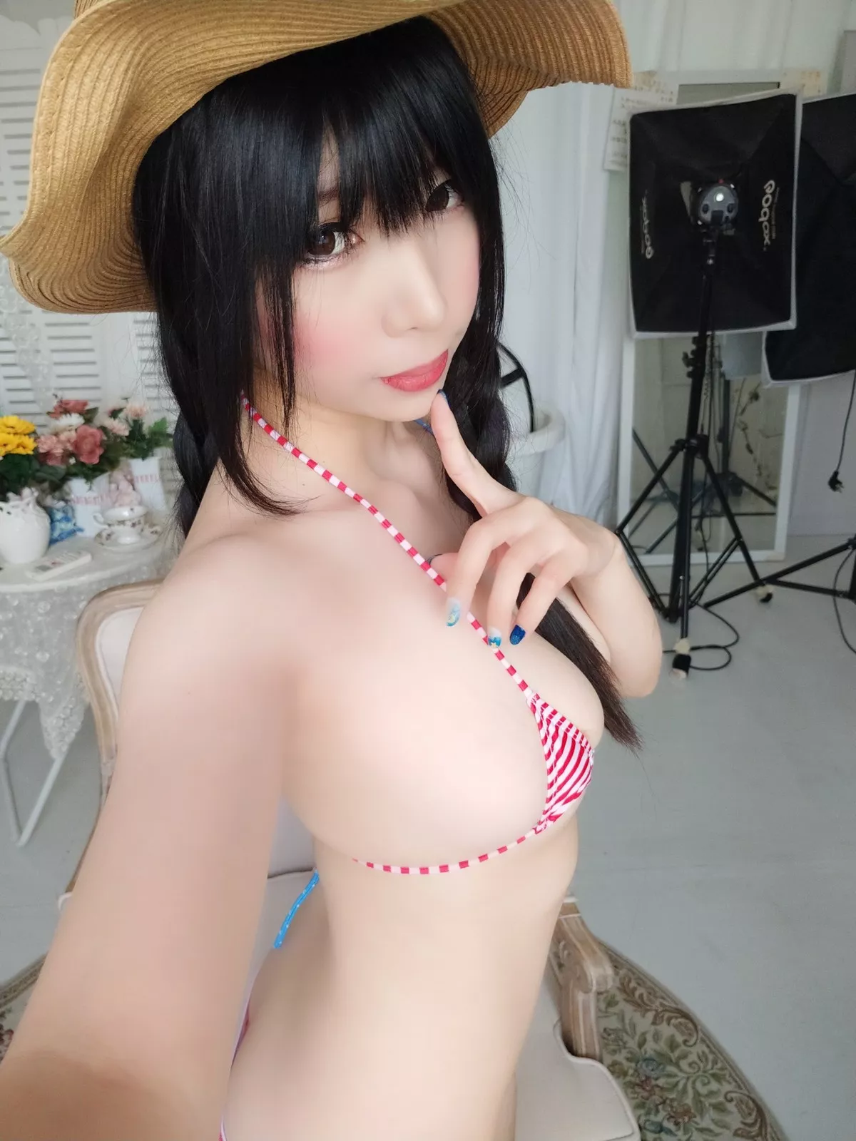Coser美女鹿野希牛仔女郎主题私房半脱露性感三点式内衣秀豪乳翘臀诱惑写真84P