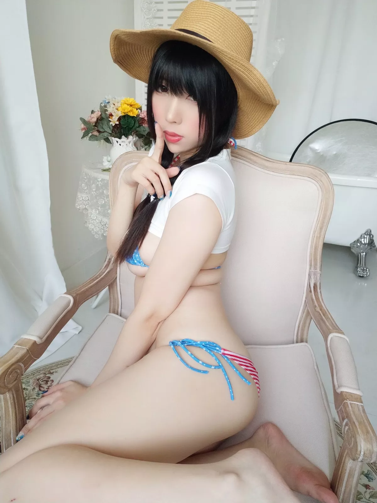 Coser美女鹿野希牛仔女郎主题私房半脱露性感三点式内衣秀豪乳翘臀诱惑写真84P