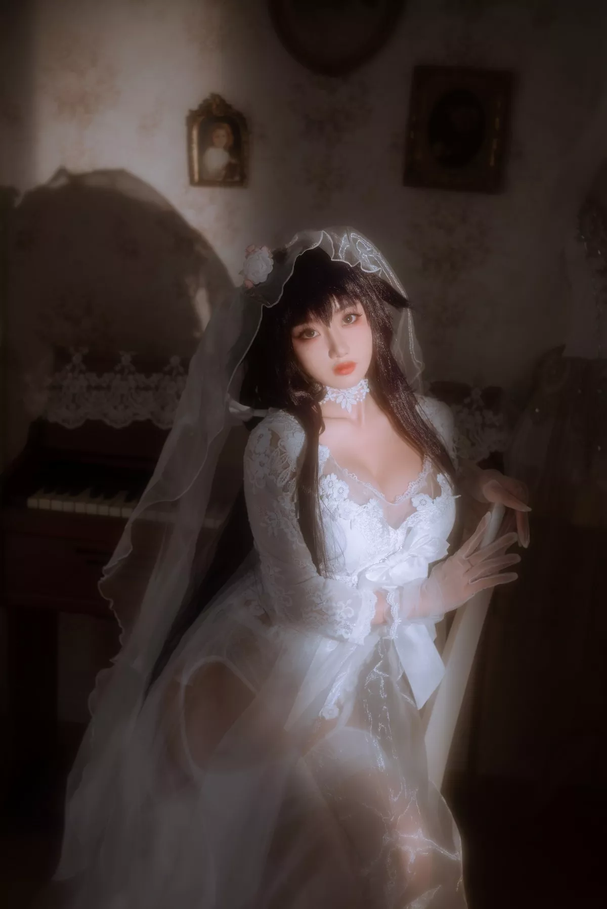 白嫩美少女鬼畜瑶在不在婚纱主题私房性感纯白薄透婚纱秀惹火身材诱惑写真38P