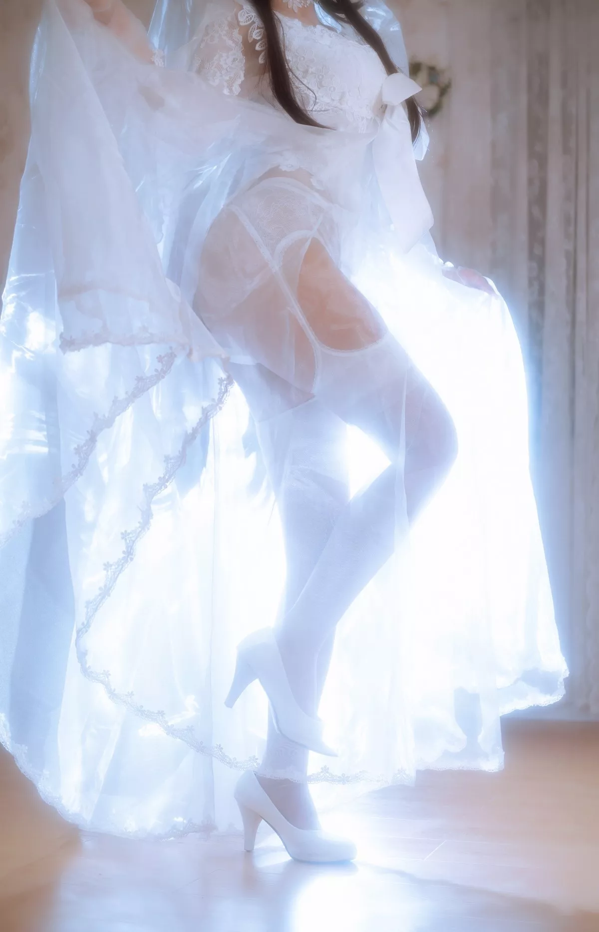 白嫩美少女鬼畜瑶在不在婚纱主题私房性感纯白薄透婚纱秀惹火身材诱惑写真38P