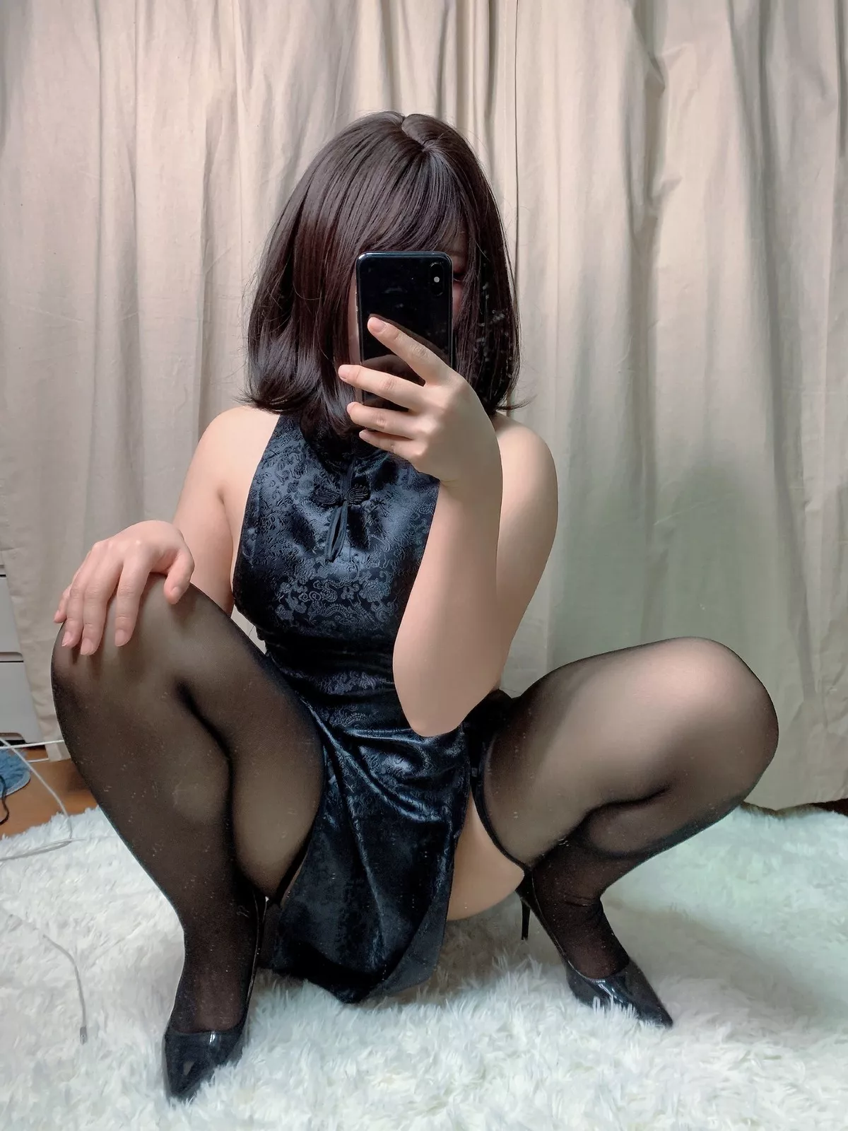 网络美女柘烟_Zuken虎年春节特典主题私房性感旗袍配开档黑丝撩人诱惑写真59P