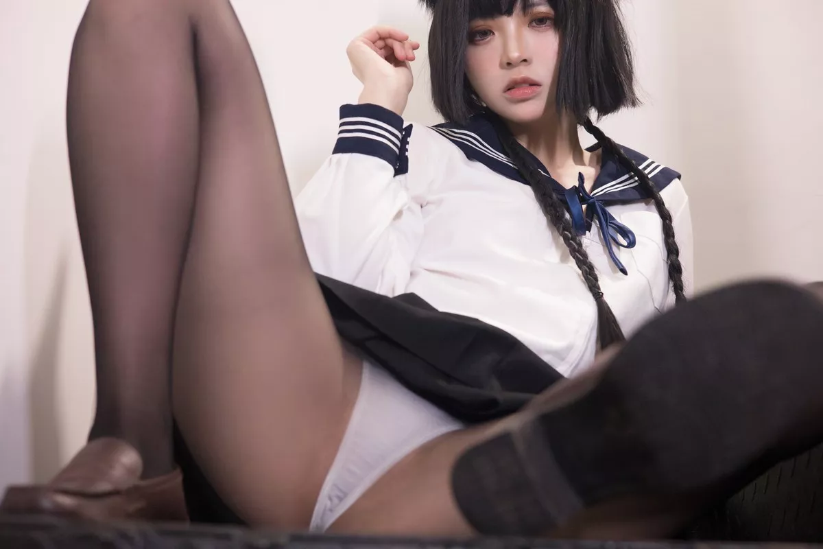 网络美女疯猫ss制服少女主题私房性感学生制服下超薄黑丝裤袜秀美腿诱惑写真80P