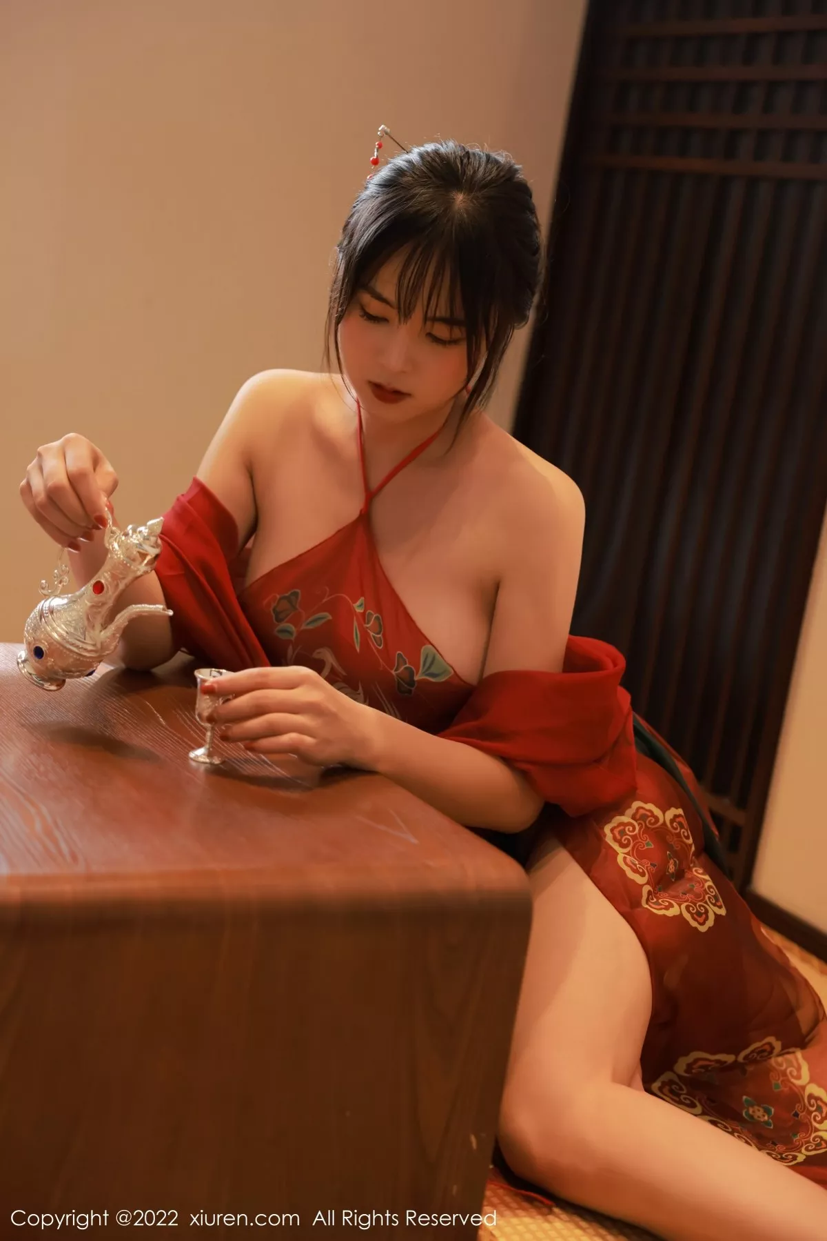 XiuRen第5222期_模特奈沐子澳门旅拍室内场景红色轻透古装肚兜配丁字裤诱惑写真47P